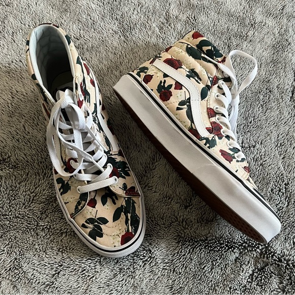 ✨ SOLD ✨ Vans | Sk8-Hi Roses - Sand Dollar - Picture 2 of 4